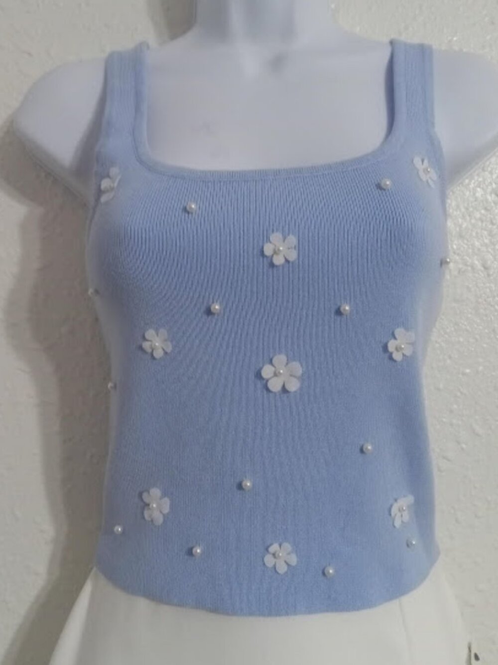 Love Tree - Floral Appliqué Pearl Tank Top